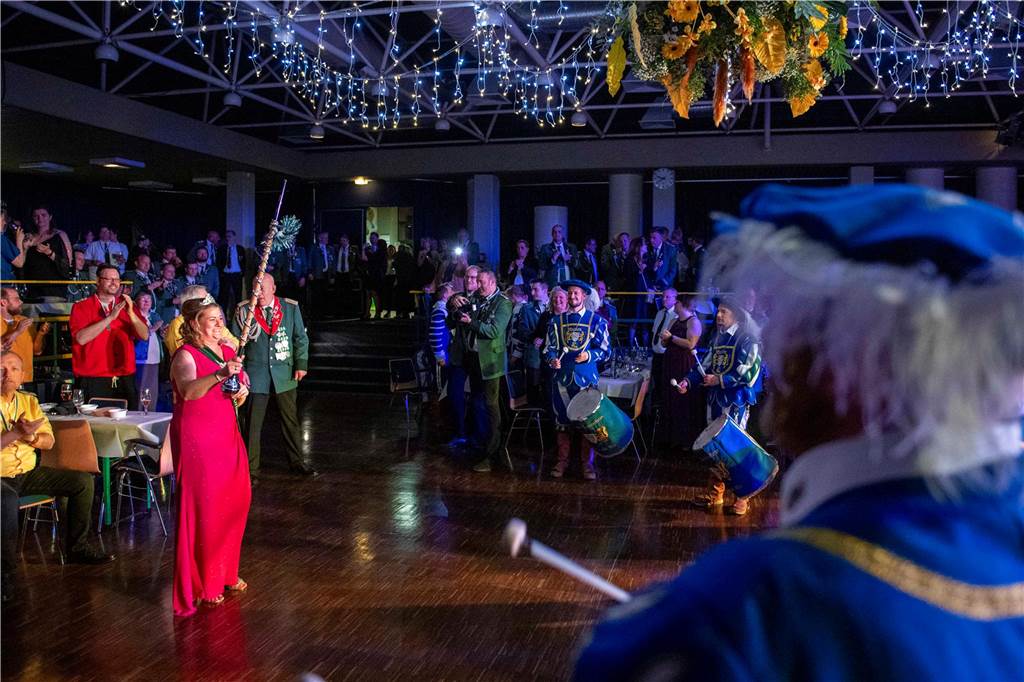 Das Schützenfest 2025 wirft seine Schatten voraus: Am Samstagabend, 26. April 2025, fand in der Aula des Schulzentrums der Königsehrenabend statt. Die Stimmung war ausgelassen.