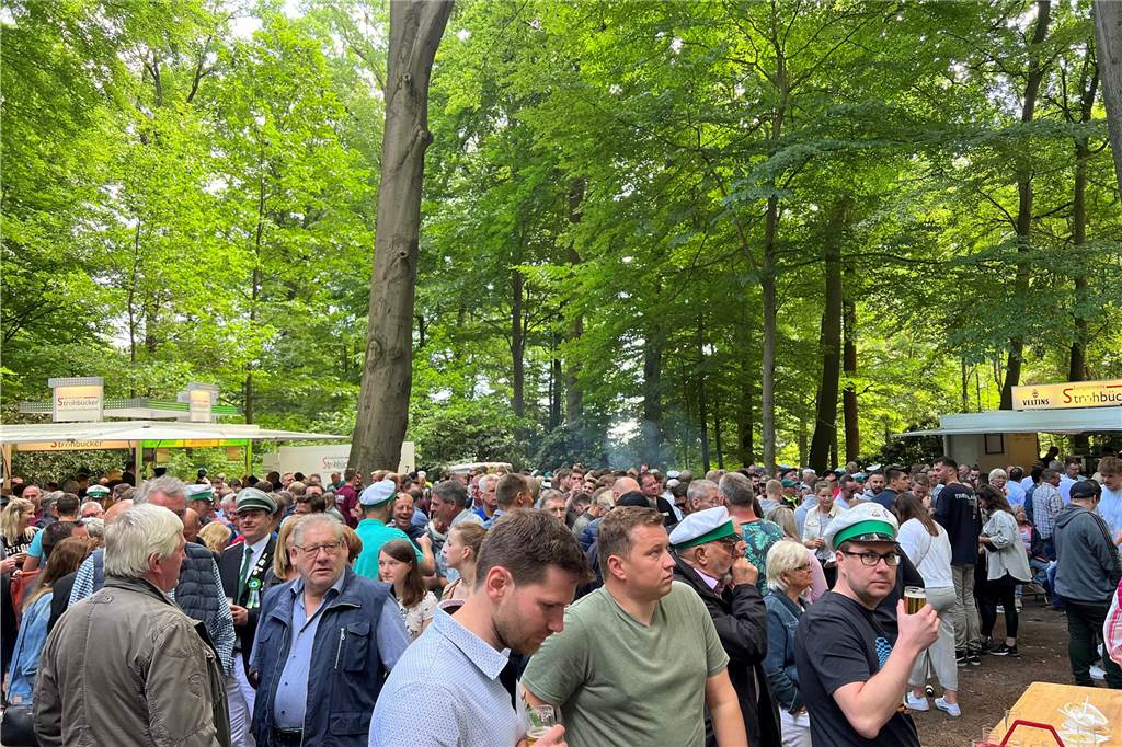 Patricia und Frank Römer haben die Liebe des Lebens beim Schützenfest gefunden Besucher auf dem Schützenfest in Lembeck.