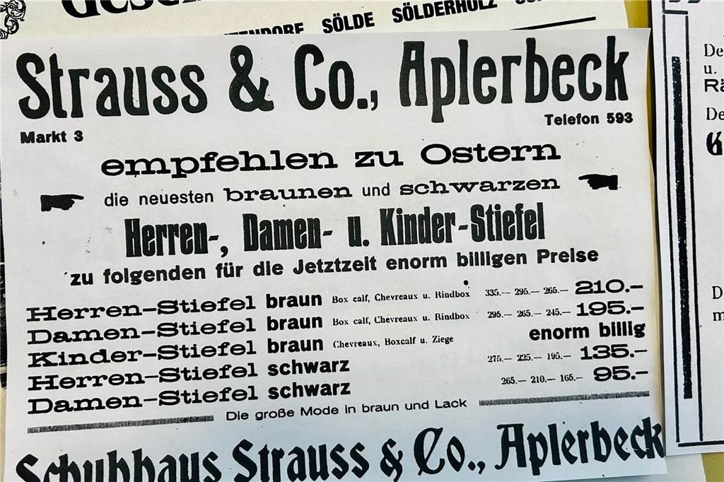 Geschichtsverein stellt 100 Jahre alte Werbeanzeigen aus Schuhhaus Strauss und Co. in Aplerbeck