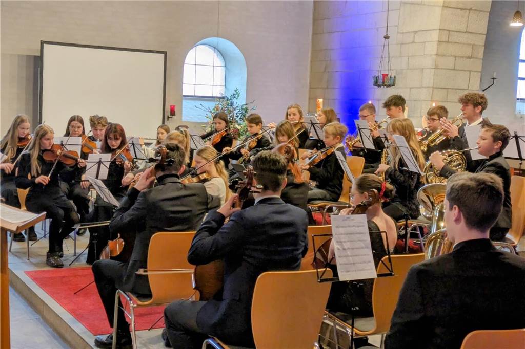 325 Jahre Ursulinen: Festakt zum Jubiläums-Reigen Das Schulorchester von St. Ursula unter Leitung von Verena Schürmann