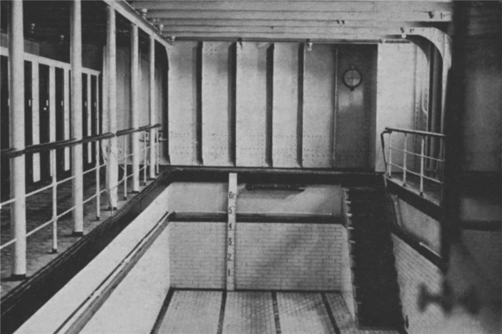 Enkelin entdeckt jetzt: „Mein Großvater fotografierte die Titanic“ – Sensation für Forscher Das Schwimmbad der Titanic war eine Besonderheit. Es wurde mit Meerwasser gefüllt.