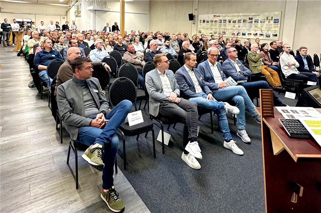 „Architekten müssen ganz neu denken“: Josef Terhalle setzt alles auf Nachhaltigkeit Architekten beim Seminar in Ottenstein