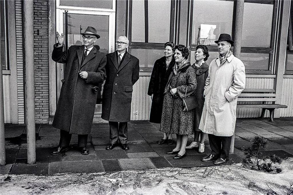 Das sind die Bilder, die Johannes Hünnemeyer und Helmut Orwat noch im Bestand des Künstlers gefunden haben. Mit diesen Motiven können sich Menschen eine Tapete anfertigen lassen.