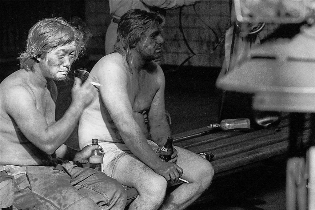 Das sind die Bilder, die Johannes Hünnemeyer und Helmut Orwat noch im Bestand des Künstlers gefunden haben. Mit diesen Motiven können sich Menschen eine Tapete anfertigen lassen.