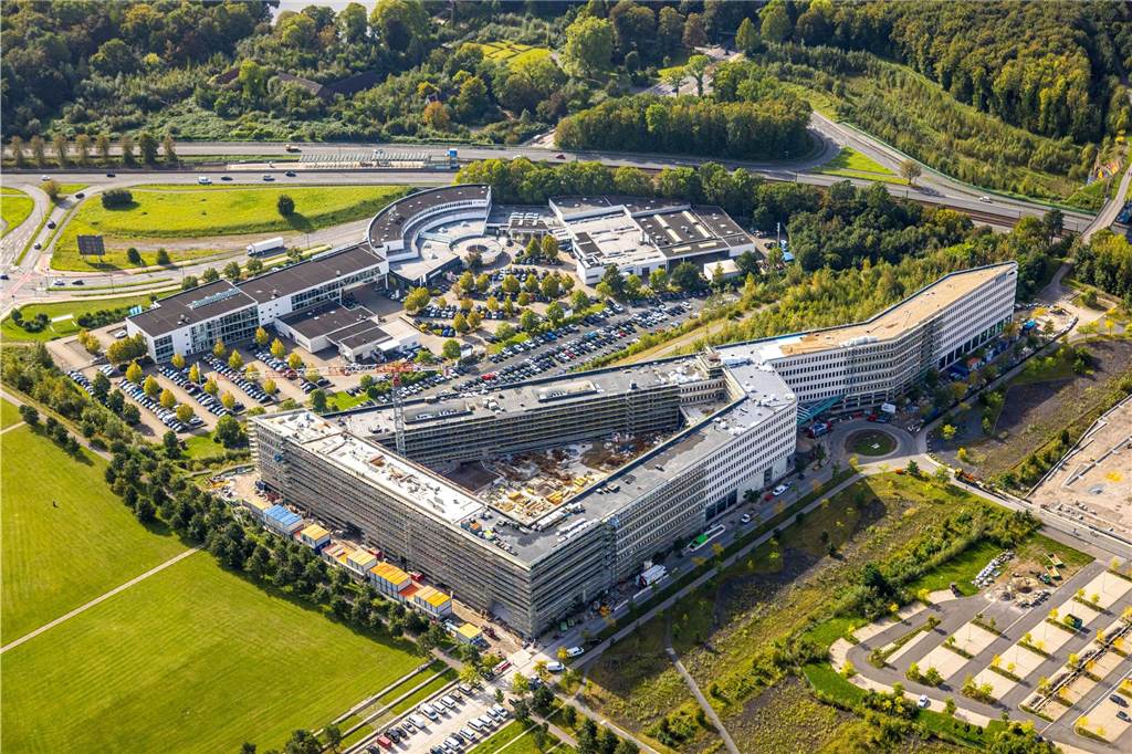 Von B1-Ausbau bis Speicherstraße: Das waren die großen Baustellen 2023 Das Software-Haus Materna aus der Vogelperspektive fotografiert.