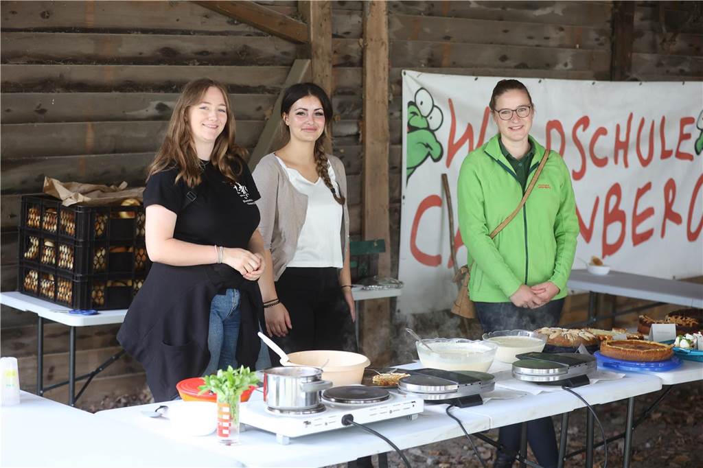 Das Sommerfest der Waldschule Cappenberg stand ganz im Zeichen einer Olympiade mit Geschicklichkeitsaufgaben mit wiederverwerteten Materialien.