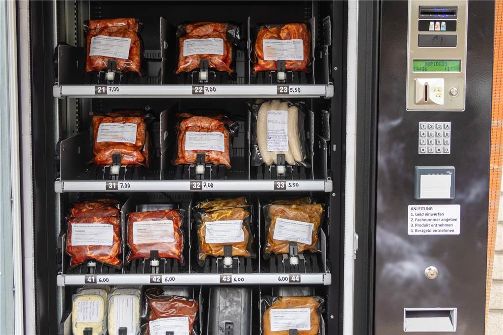 24/7 frisches Grillfleisch: Spezielle Box macht das in Heek möglich Das Sortiment der Regio-Box wechselt regelmäßig und ist an die Jahreszeiten angepasst. So soll es in den Wintermonaten Eintöpfe oder Currywurst geben.