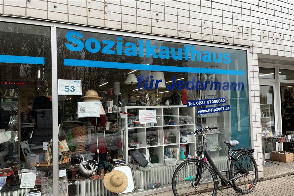 Sozialkaufhaus, Umzüge und Malarbeiten: Derner Unternehmen expandiert Das Sozialkaufhaus für Jedermann befindet sich an der Altenderner Straße 53