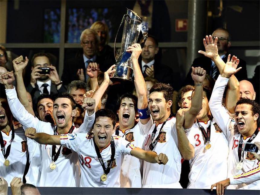 Dominant wie nie: Nächster Titel für Spanien Das spanische U21-Team feierte den EM-Titelgewinn ausgelassen.