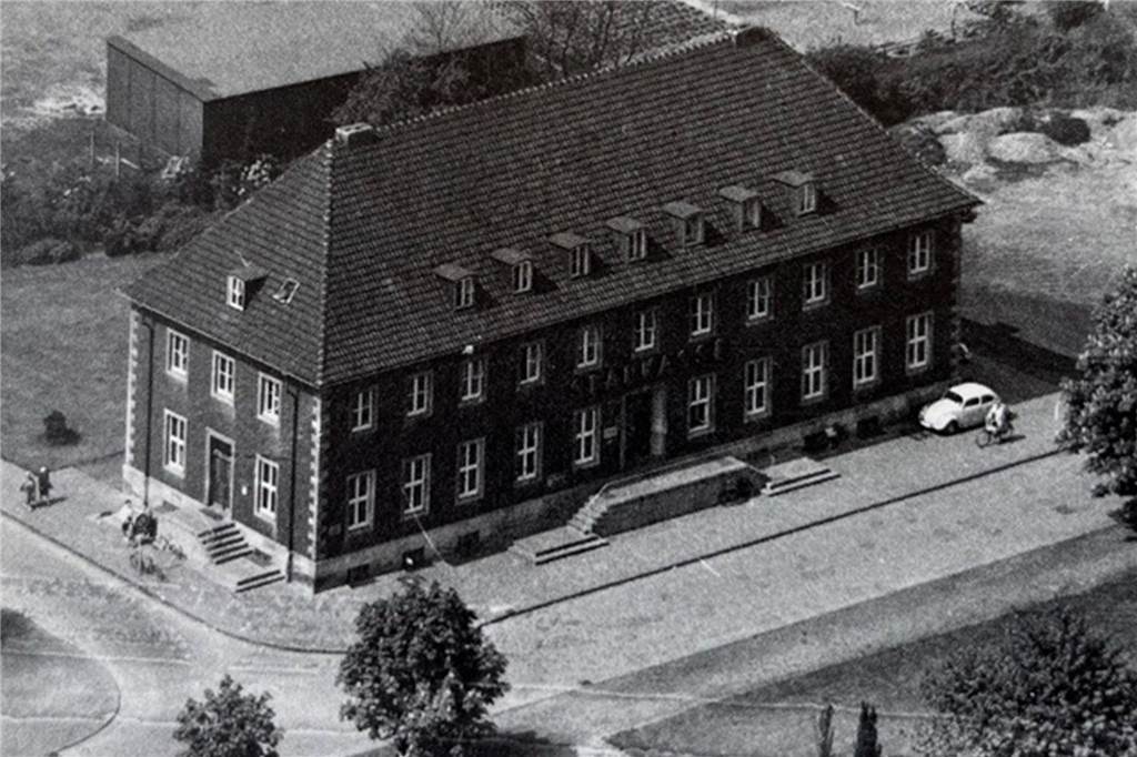 Über 160 Jahre Sparkasse in Haltern: Geschichte bekommt neues Kapitel Das Sparkassengebäude an der Koeppstraße