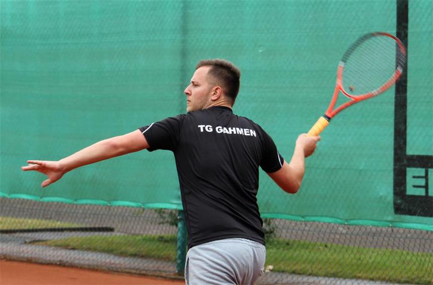 Heldenhafter Kampf gegen den Regen Das Spiel von Sven Schützner musste am Dienstagabend abgebrochen werden.
