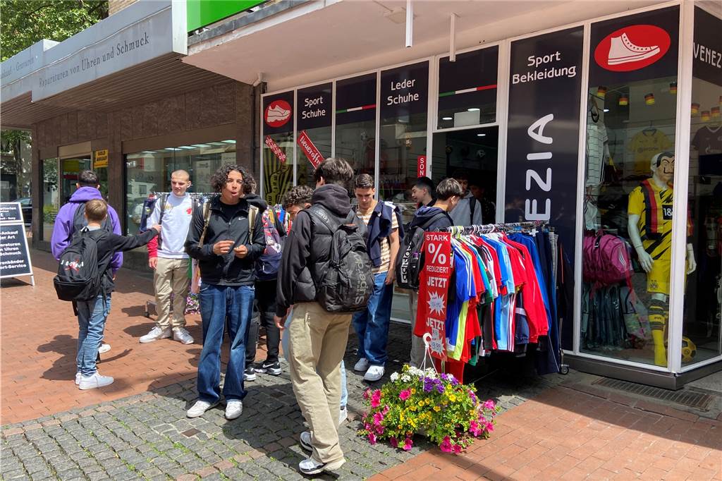 Das Sportschuh- und Kleidungsgeschäft Venecia eröffnet an der Münsterstraße in Castrop-Rauxel.