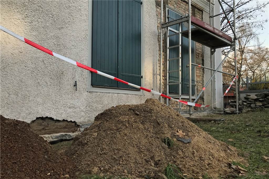 Museum in Werne: Stadt nennt Details zu Sanierungsplänen Sanierungsarbeiten an einem Haus.