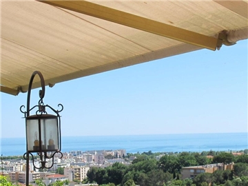 Das Städtchen Cagnes-sur-Mer liegt an der malerischen Côte d'Azur. Der Ort diente vielen Künstlern und Literaten als Ruhepol. Foto: Sabine Glaubitz
