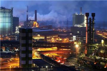 Das Stahlwerk des Industriekonzerns ThyssenKrupp. Foto: Oliver Berg/Archiv