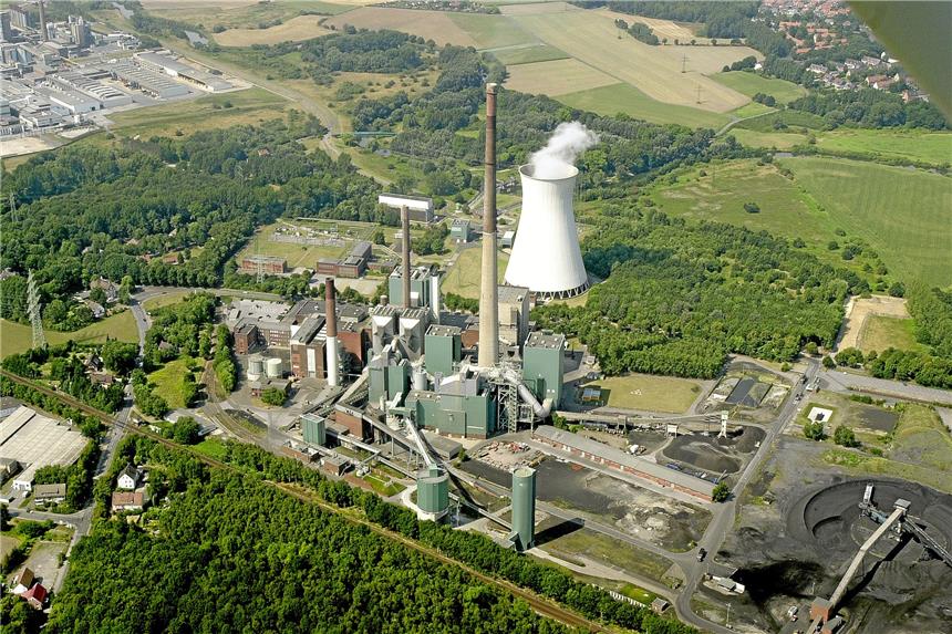 Bitter für die Mitarbeiter - aber gut für die Umwelt Das Steag-Kraftwerk von oben.