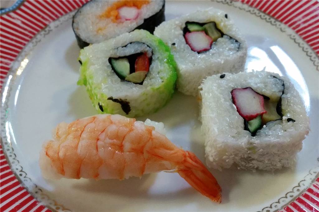 Im Ahauser Asia-Restaurant „Mongolei“ hat der Gast die Qual der Wahl Das Sushi