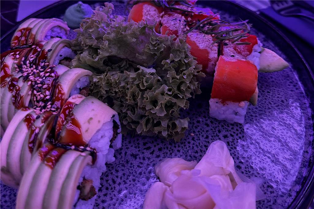 Hier werden Edamame im Hasenkopf serviert: Das Oishinbo im Test Das Sushi schmeckt sehr lecker, es gibt auch außergewöhnlichere Kreationen.