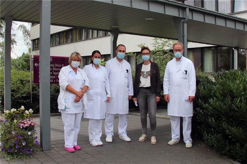 Angst vor Corona: Senioren vermeiden notwendige Krankenhausaufenthalte Das Team der Altersmedizin (v.l.): Claudia Lauren (Leitung Pflege der Station 11 und der Tagesklinik), Oberärztin Maria Roussou, Oberarzt Ahmad Al Ali, Maria Prediger (Liaisonkraft) und Chefarzt Dr. Holger Gespers.