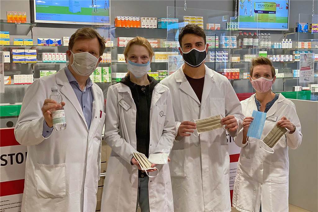 Das Team der Holzwarth-Apotheke, hier auf einem Archivbild, bietet auch weiterhin kostenlose Schnelltests in den Filialen in Hervest und Lembeck an.
