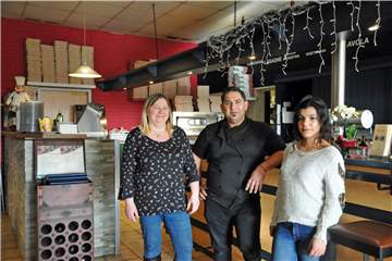 Das Team der Pizzeria Castello (v. l.) Shirley El Sayed ist Geschäftsführerin, ihr Mann Ali El Sayed ist der Koch und Fatima El Sleiman kümmert sich um den Service.