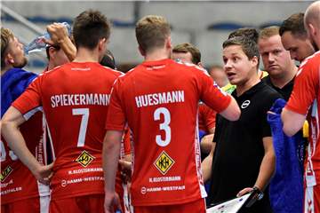 Das Team des Handball-Zweitligisten ASV Hamm muss sich nun in eine längere Quarantäne begeben.