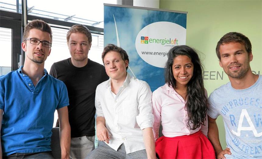 Ickerner Start-Up: Ideen und Firmen verbinden Das Team von Energieloft besteht unter anderem aus: Florian Feuer (v.l.), CMO, Philipp Bischoff, CTO, Christopher Stirner, CPO Energiewirtschaft, Sara Rodriguez, Product Management, Sven Pietsch, CEO.
