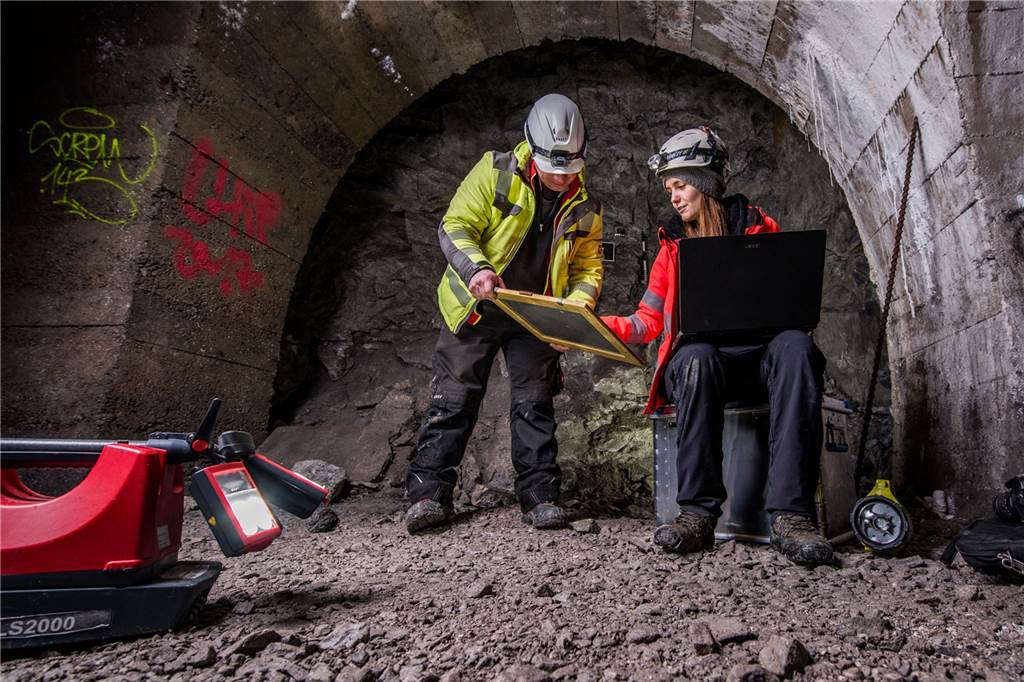 Faszinierende Bilder: Archäologen erforschen riesige Bunkeranlage unter Dortmund Das Team von LQ Archäologie bei Arbeiten im Tiefstollen