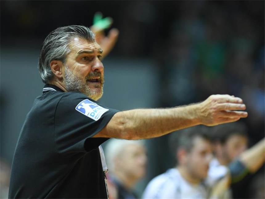 Melsungen kassiert erste Niederlage im EHF-Pokal Das Team von Michael Roth verlor beim spanischen Vertreter Helvetia Anaitasuna mit 22:23. Foto: Arne Dedert