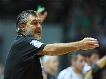 Das Team von Michael Roth verlor beim spanischen Vertreter Helvetia Anaitasuna mit 22:23. Foto: Arne Dedert
