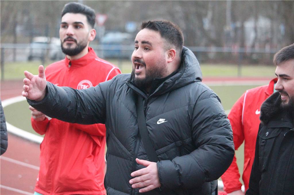 Haben muslimische Fußballer einen Nachteil während Ramadan? „Man spürt schon Leistungsschwankungen“ Das Team von Nail Kocapinar hat während des Fastens sogar das beste Spiel der Saison gezeigt.
