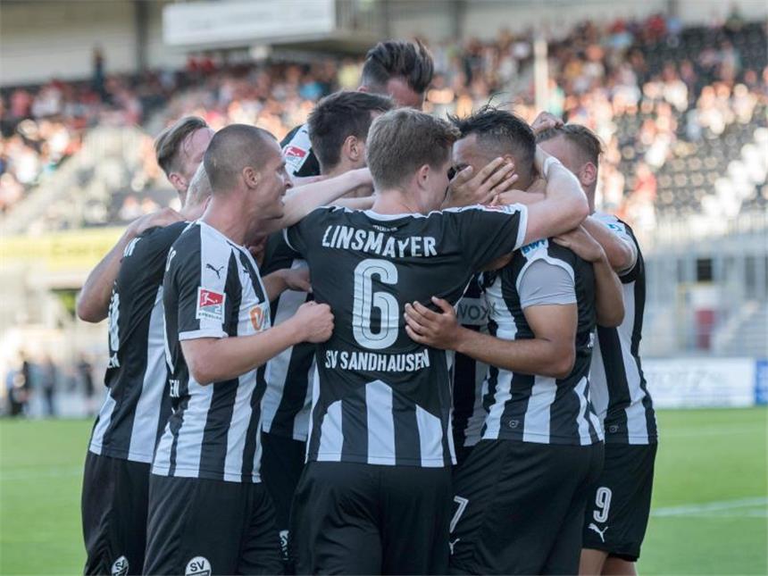 Das Team von SV Sandhausen ist "gerne ein Dorfclub". Foto: Daniel Maurer