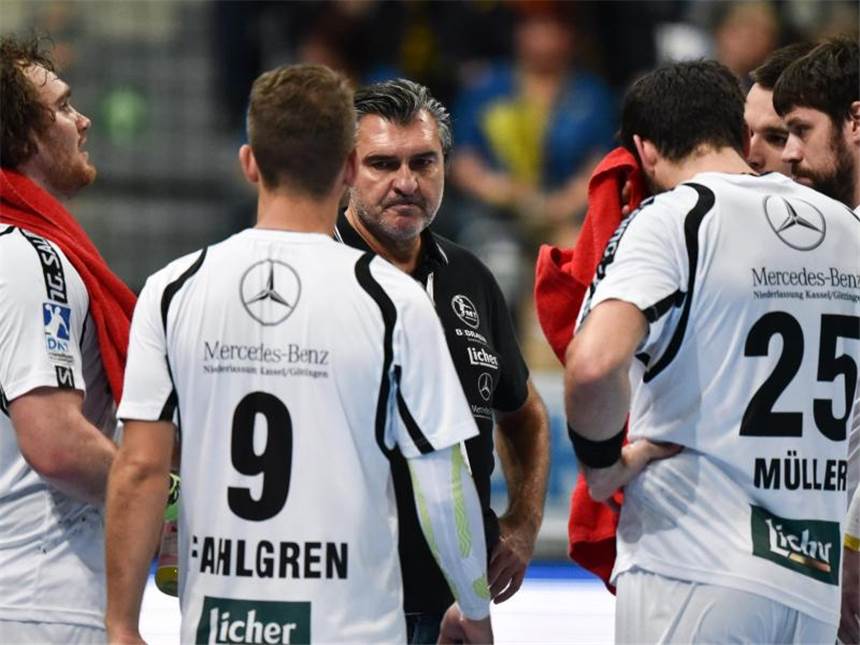THW Kiel gewinnt Heimspiel - Melsungen mit Fehlstart Das Team von Trainer Michael Roth verlor gegen Aufsteiger HC Erlangen 25:29. Foto: Uwe Anspach