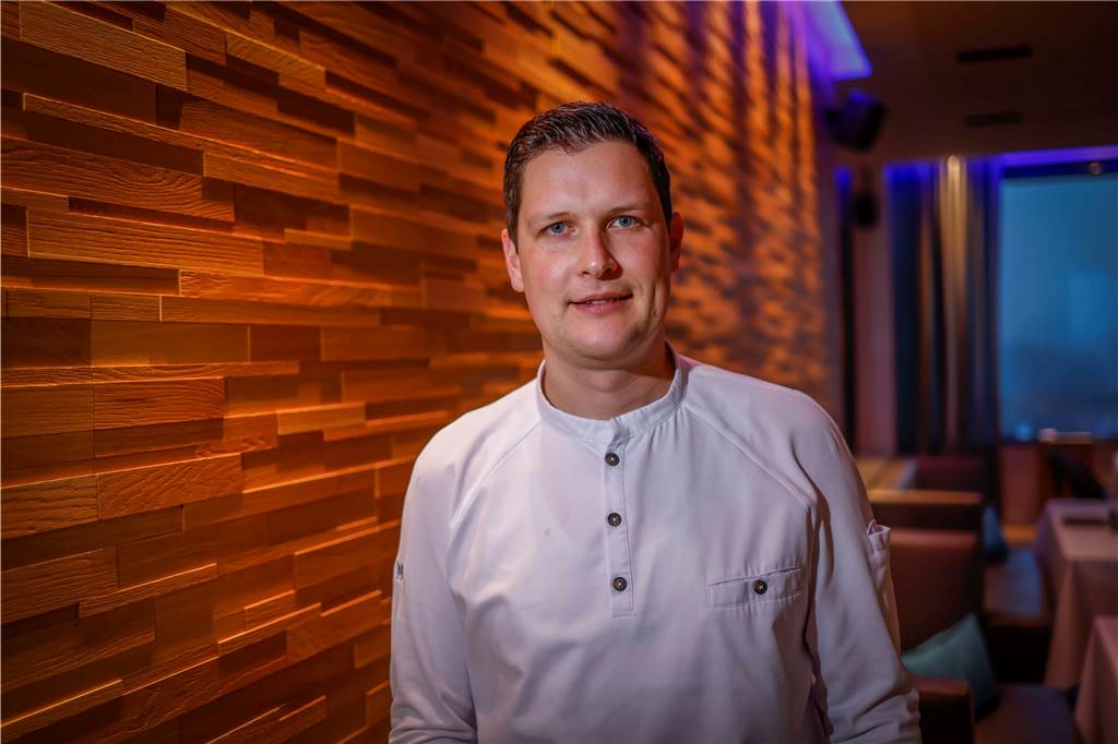 Gault-Millau: Bestes Restaurant des Ruhrgebiets liegt in Dortmund Das „The Stage“ von Küchenchef Michael Dyllong ist für den Gault-Millau das beste Restaurant in Dortmund.