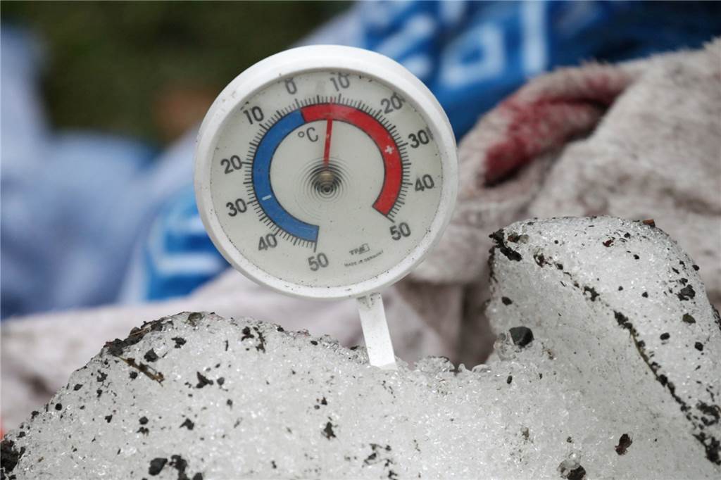 Wettermann Burkhard Dreischer: Kälte kommt zum Wochenende Das Thermometer fällt zum Wochenende und erreicht dann auch Temperaturen um den Gefrierpunkt, verspricht Wettermann Dreischer.