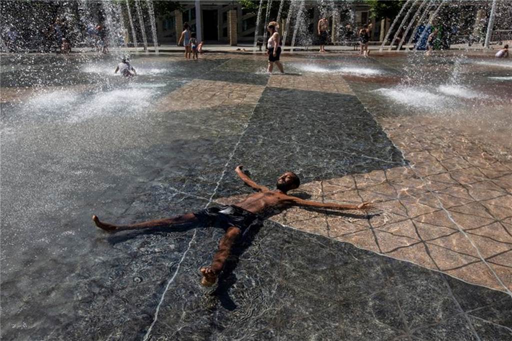 Temperaturen bis 50 Grad: Mega-Hitze und Feuer in Nordamerika Das Thermometer in Lytton zeigte nach Angaben der Wetterbehörde am Dienstag 49,6 Grad Celsius an, die höchste in Kanada gemessene Temperatur.