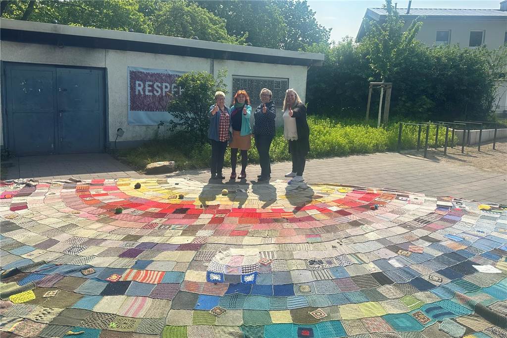 Tipi-Fest im Bürgerpark: Ideen für 3.000 bunte Woll-Quadrate gesucht Tipi der Begegnung
