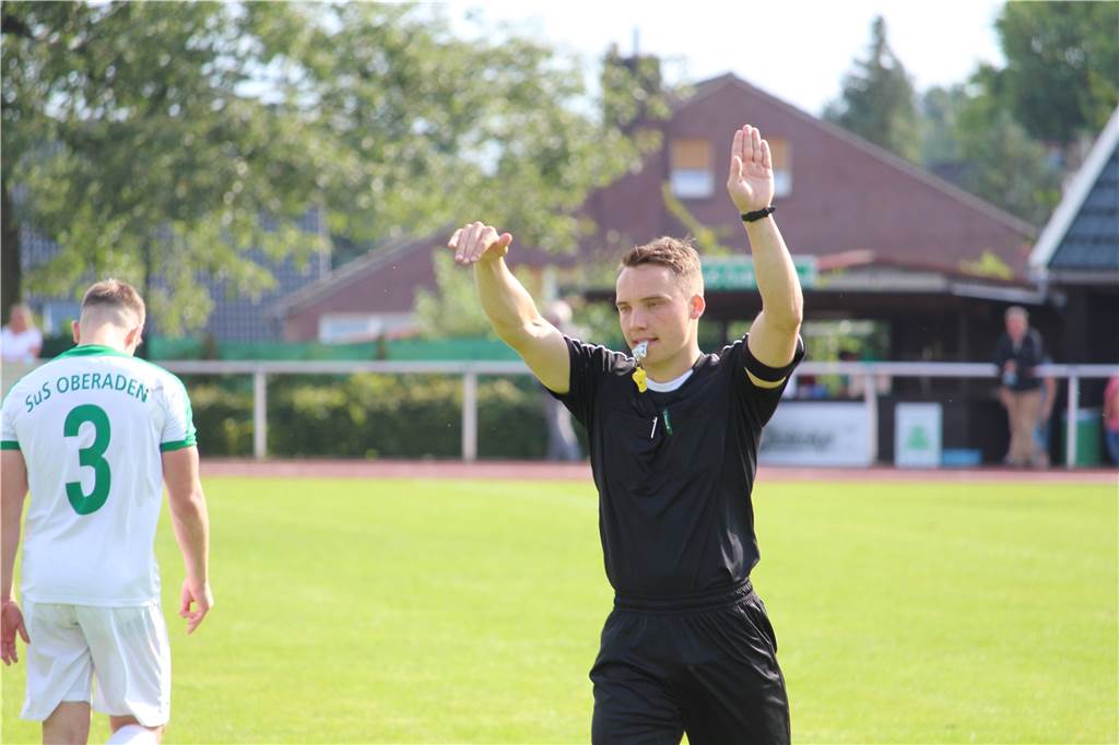 Oberadens Coach Birol Dereli hakt Pokal-Aus schnell ab - doch sein Kapitän hadert Das Tor von Peter Sokol fand keine Anerkennung. Schiedsrichter Max Conrad, der die Partie mit Gespann leitete, entschied auf Abseits.