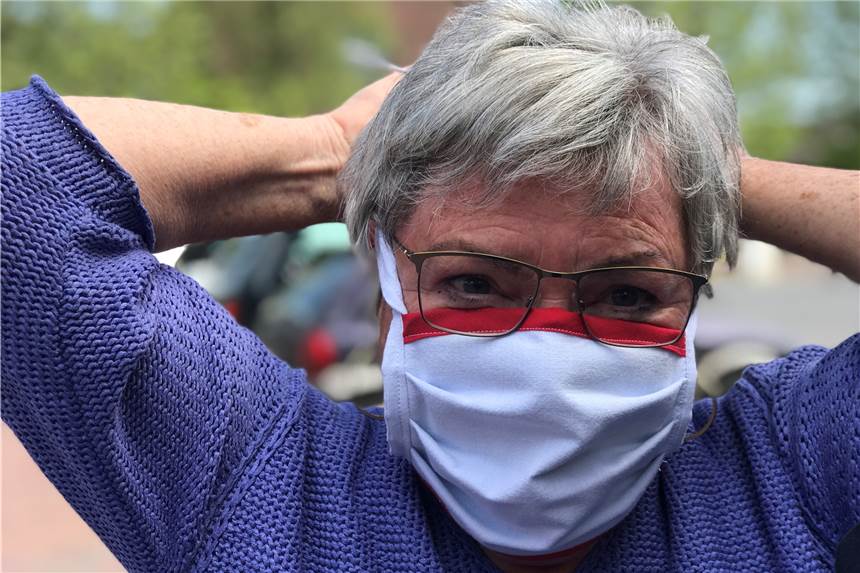 Zahl der akut Corona-Infizierten steigt in Castrop-Rauxel über 100 Das Tragen von Alltagsmasken kann die Wahrscheinlichkeit einer Übertragung des Coronavirus senken. Das ist inzwischen anerkannter Konsens unter Wissenschaftlern, auch wenn es nach wie vor Zweifler gibt.