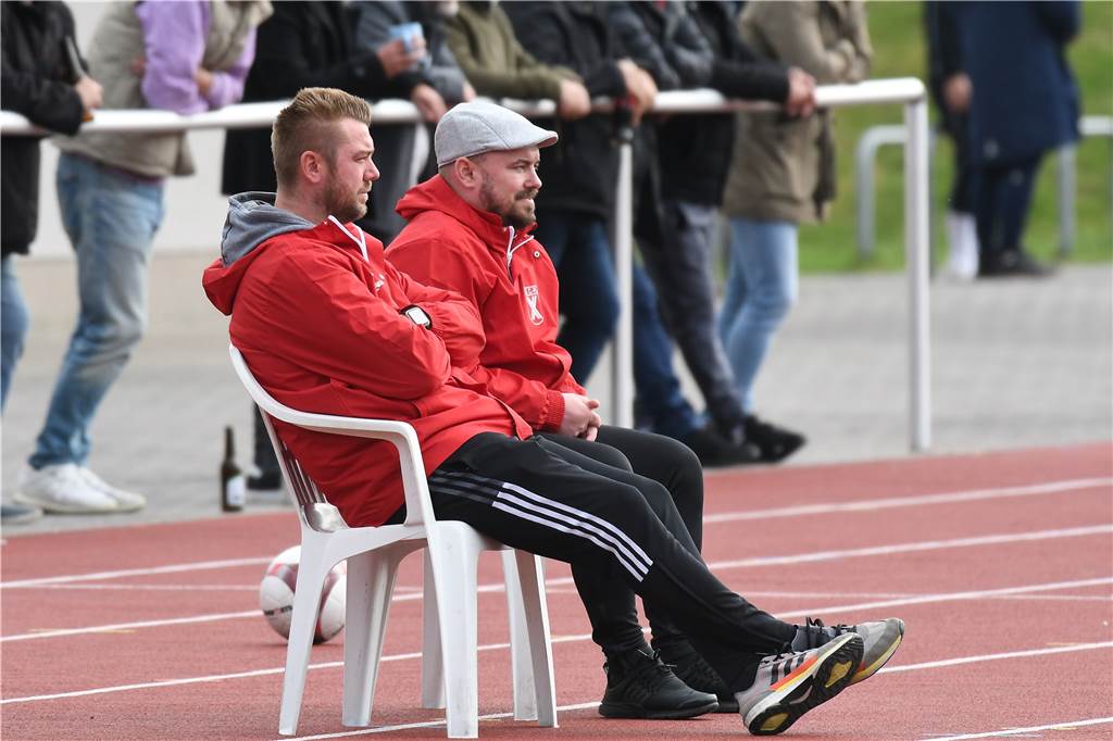 Ein impulsiver Castrop-Rauxeler Coach erinnert jetzt auch optisch an Kölns Steffen Baumgart Das Trainer-Duo der SG Castrop Tino Westphal (l.) und Damian Liedtke
