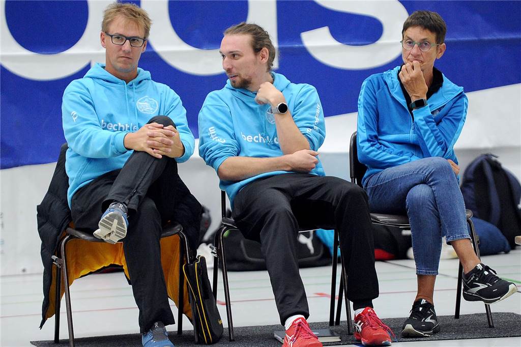 Trainer des VV Schwerte sieht Fortschritte - und will mehr: Aufstieg ist das erklärte Ziel Das Trainer-Trio des VV Schwerte geht in seine dritte Saison (v.li.): Til Kittel, Constantin Limpinsel und Heidi Lamschik.