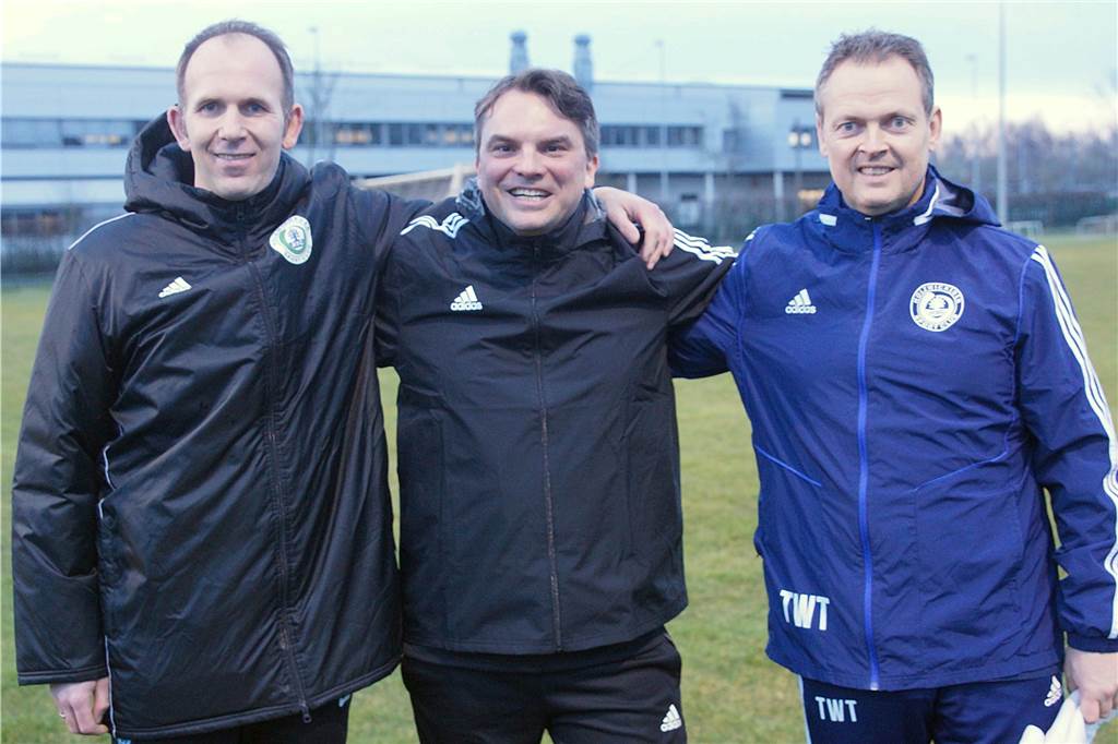 Holzwickeder SC geht mit Benjamin Hartlieb in die Abstiegsrunde Das Trainergespann des HSC für den Rest der Saison: Benjamin Hartlieb (M.) wird unterstützt von (l.) und Stefan Sablowski.