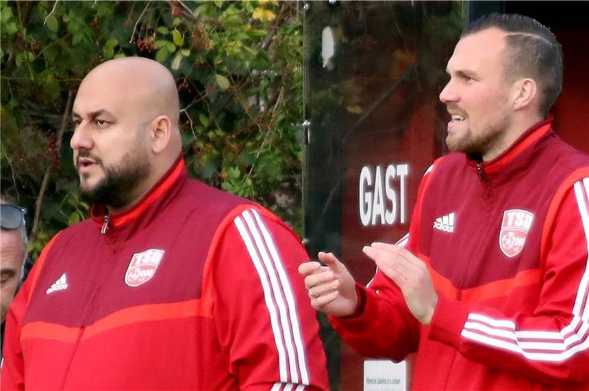 Zwei „sehr gute Typen“ verlassen Türkspor - einer war fest eingeplant Das Trainerteam von Türkspor Dortmund, Reza Hassani und Kevin Großkreutz, muss zwei Abgänge verkraften.