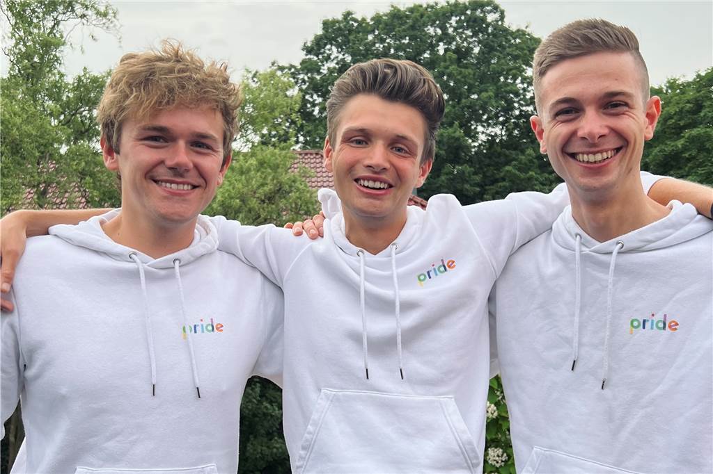 Mit eigener Firma: Südkirchener unterstützt mit Wein queere Community Das Trio von Pride Wein: Phil Hebben, Leon Stephan und Kevin Böhmer.