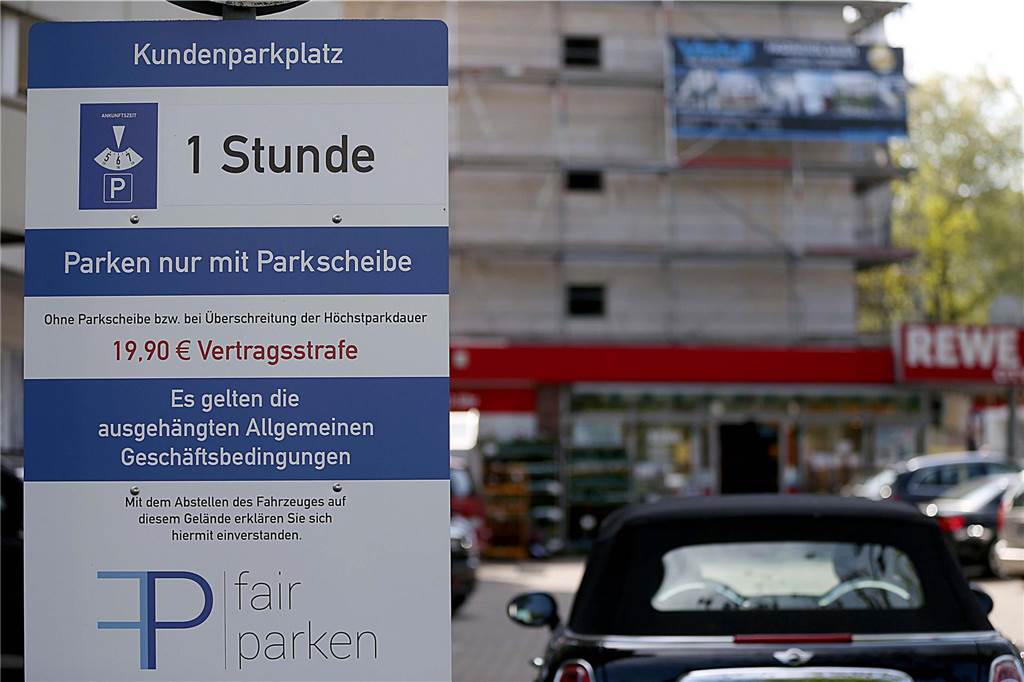 Rekordjahr 2023: Ascheberg verteilt so viele Knöllchen wie noch nie Ein Hinweisschild gibt die maximale Parkdauer an.