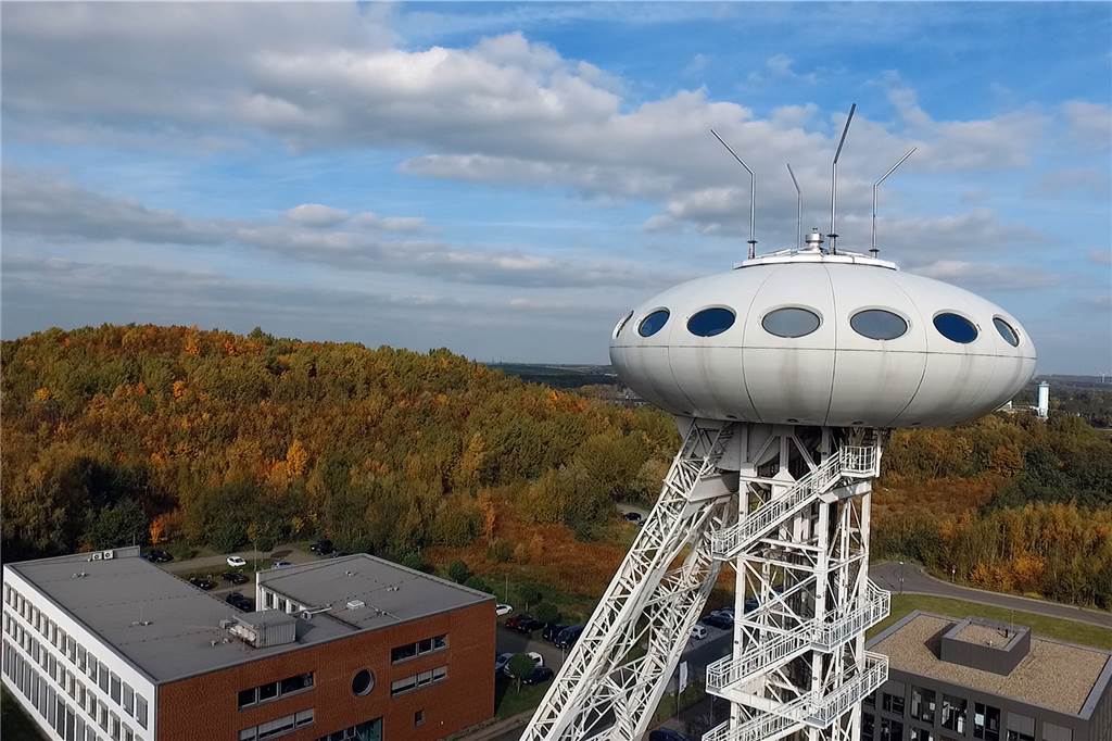 Vom Traum der Selbstständigkeit: Zwei Lüner Existenzgründer erzählen Das Ufo als Zeichen für Innovation - die Neugründer inspiriert das.
