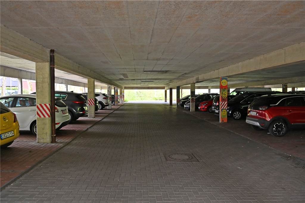 Verlust von Parkplätzen am Ärztehaus beunruhigt ältere Mitbürger Das untere Parkdeck am Napoleonsweg.
