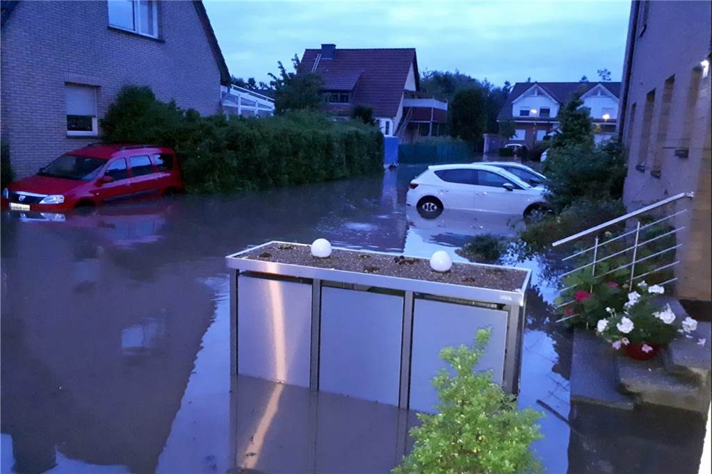 Schutz vor Starkregen in Lünen: SAL startet neue Kampagne für Bürger Das Unwetter am 14. Juli 2021 hatte auch in Lünen für schwere Schäden gesorgt. In Niederaden standen ganze Straßenzüge teilweise kniehoch unter Wasser.