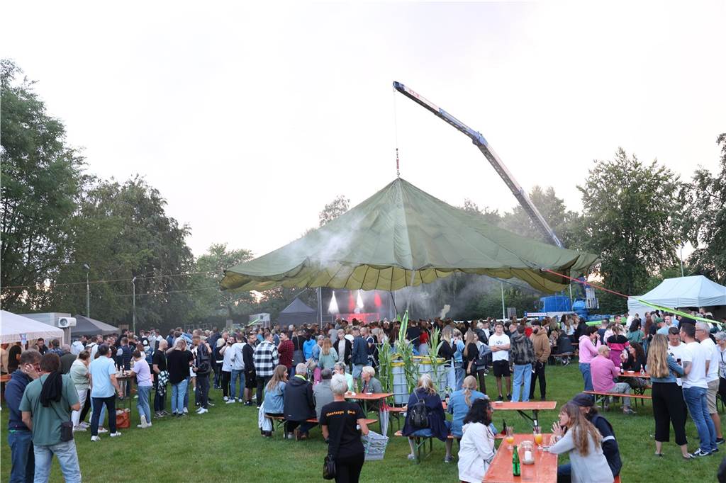 Das Vereinsgelände des Schäferhundevereins OG-Olfen wurde beim Young Summer Special zur Tanzfläche.