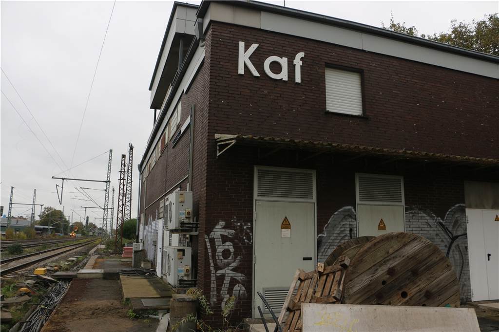 Das versteckt liegende Stellwerk "Kaf", aus dem 20 Kilometer Bahnstrecke zwischen Dortmund und Hamm überwacht werden.
